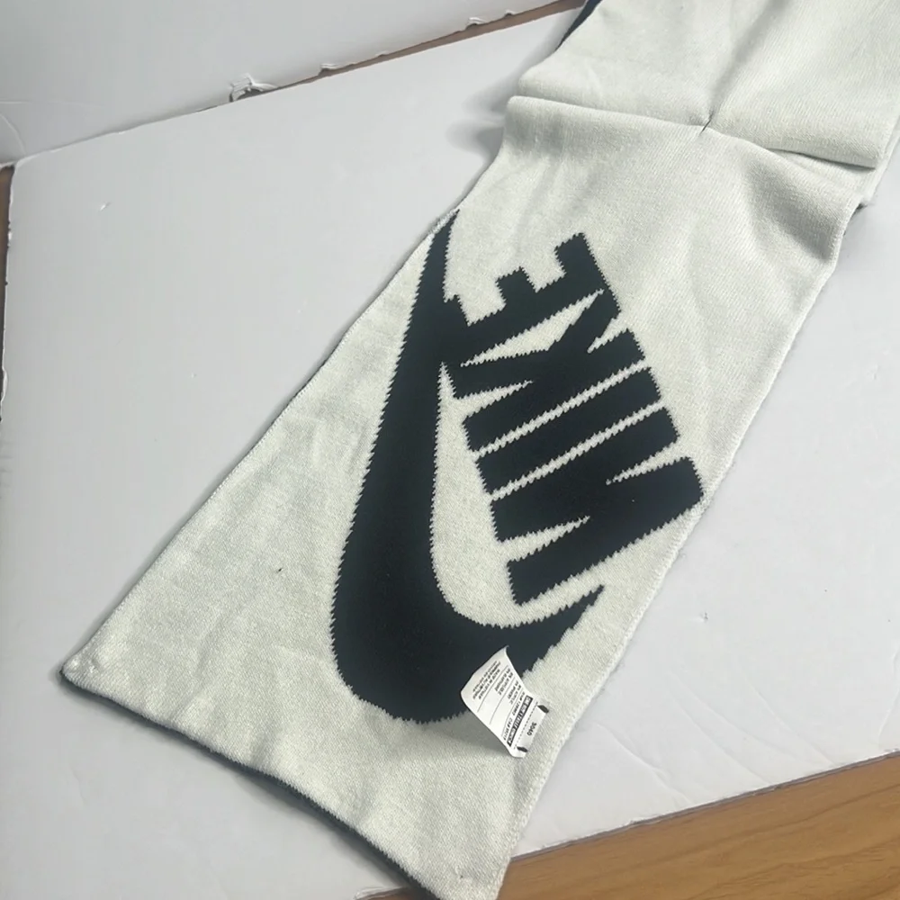 Nike Sport Scarf reversible